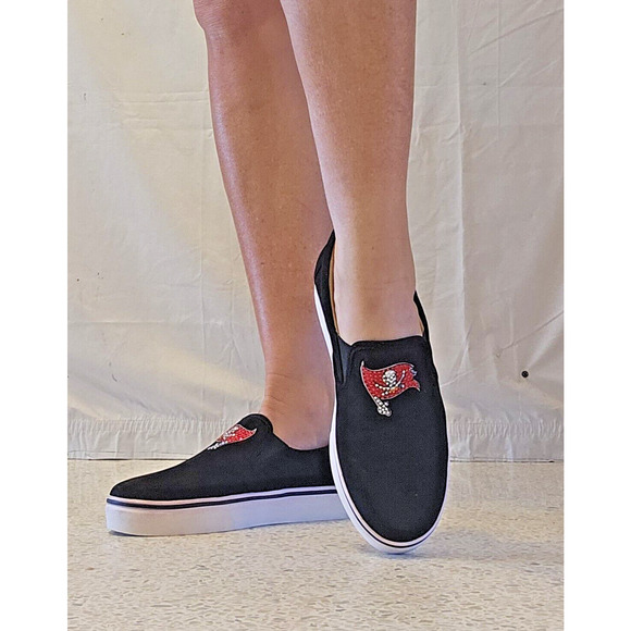Tampa Bay‎ Buccaneers Women's Black Slip On Sneakers Sz 8 Rhinestones NFL RARE! - Picture 4 of 10
